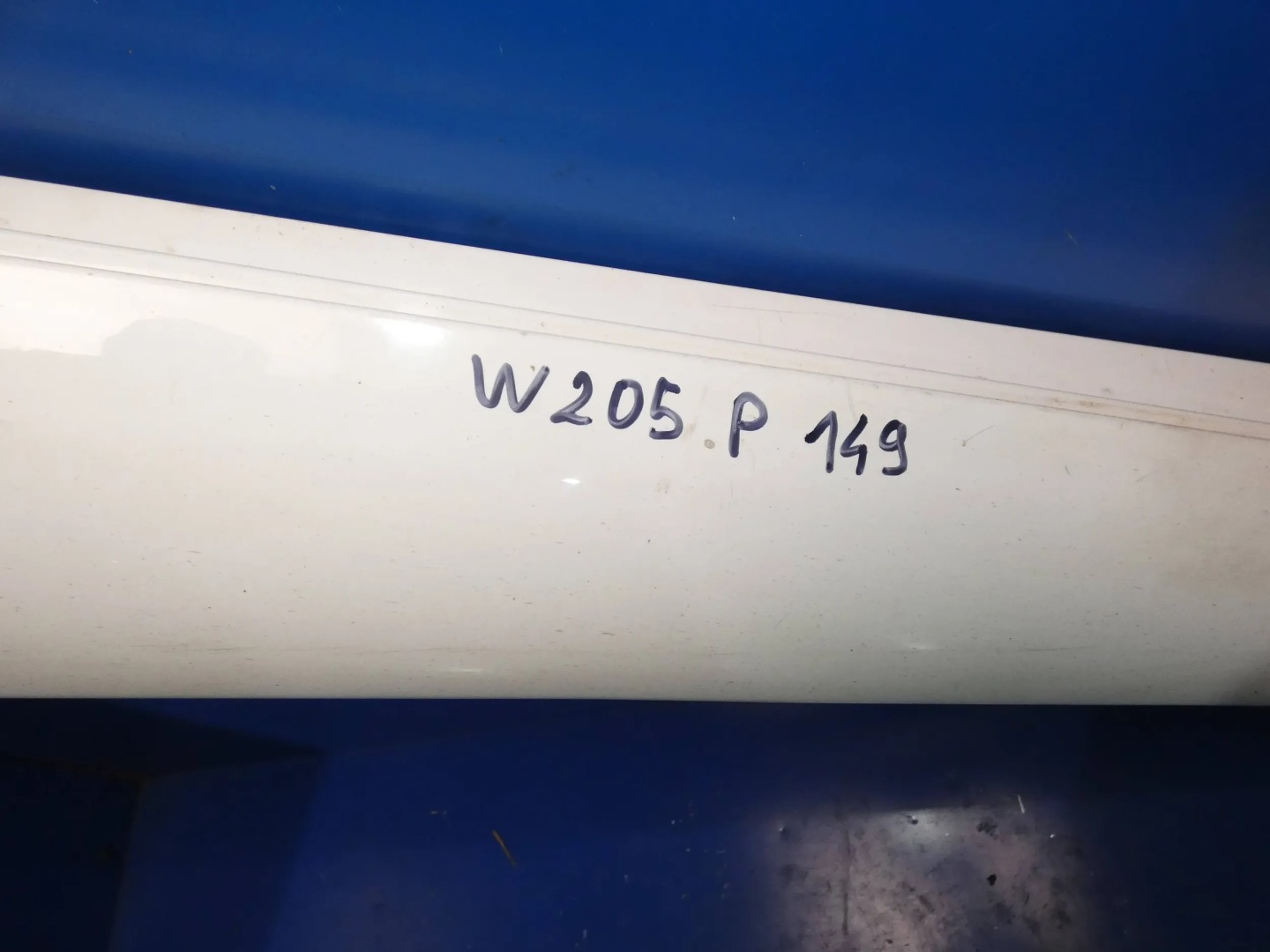 MERCEDES C KLASA W205 moulding threshold exterior right cap