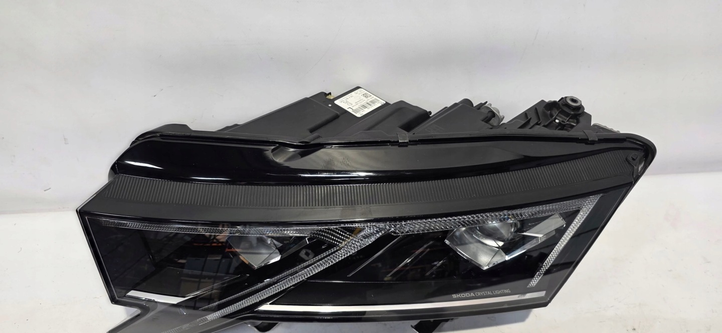 light left front FULL LED SKODA OCTAVIA IV LIFT 24- original EUROPA 5E49410