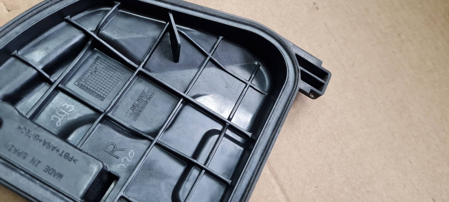 Q5 8R LIFT SQ5 spoiler cap lights right front 8R0941158B