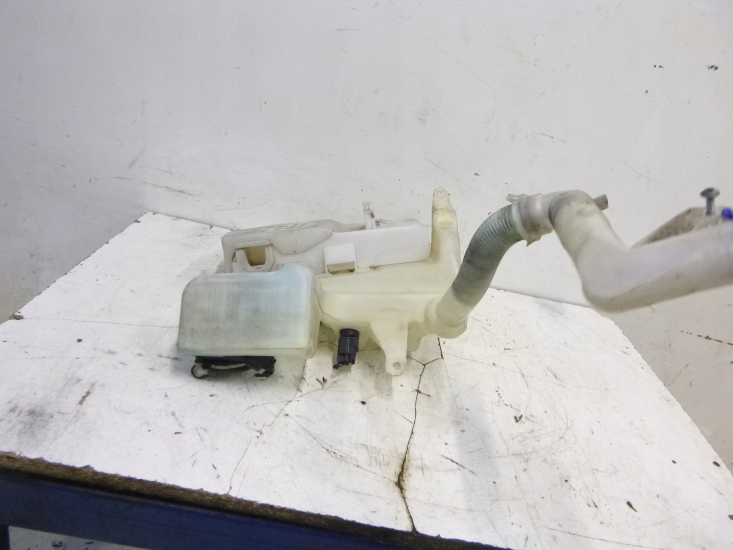 washer fluid tank Ford Mondeo MK4 S-Max Galaxy 6G91-12A659-AB
