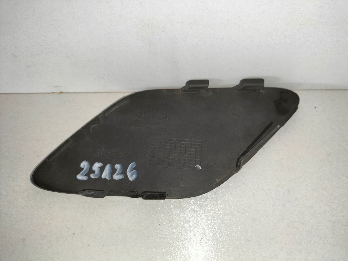 ABSCHLEPPÖSE DER STOSSSTANGE VORNE OPEL ASTRA K 15