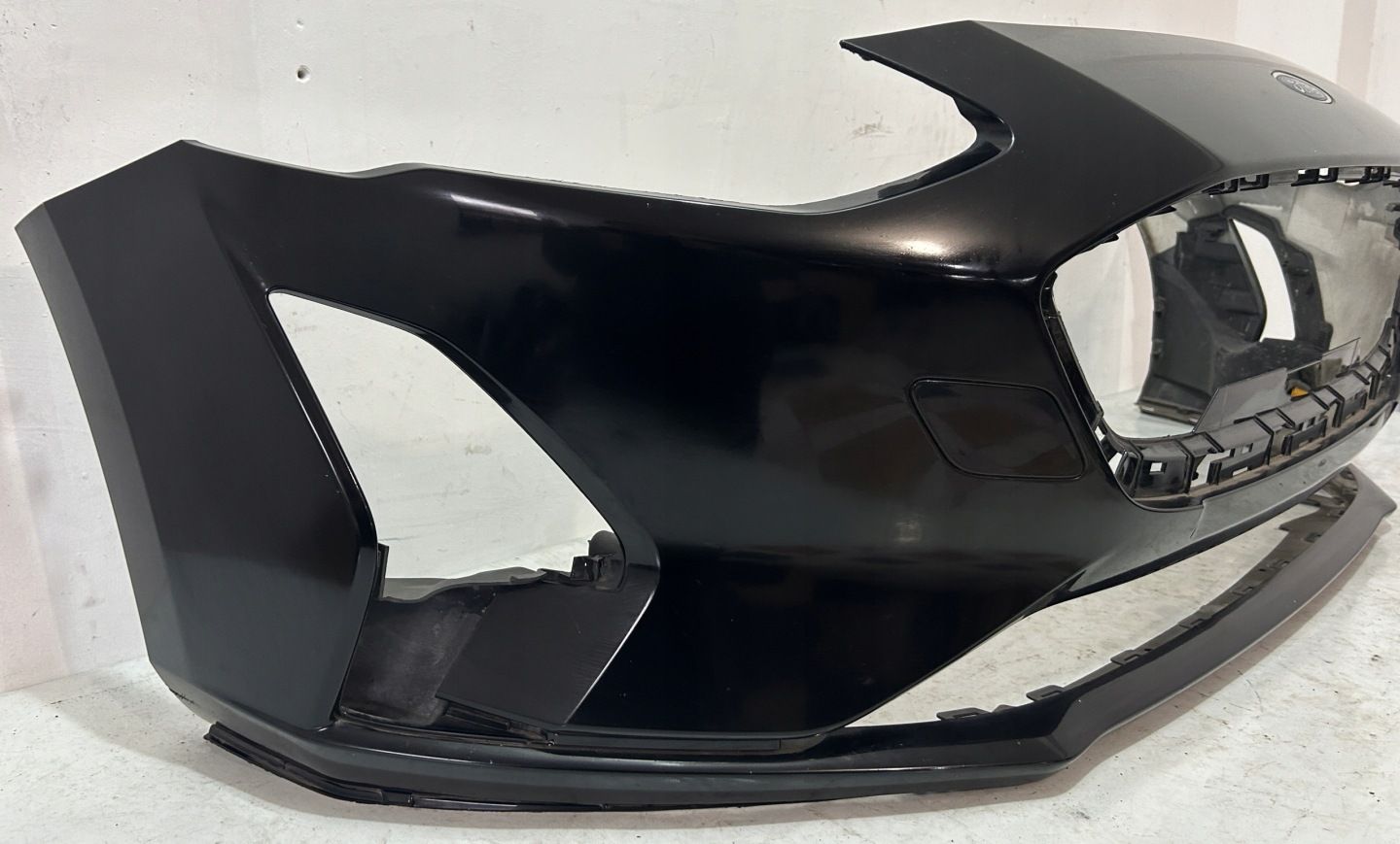bumper front front FORD FOCUS MK4 without OTWOROW