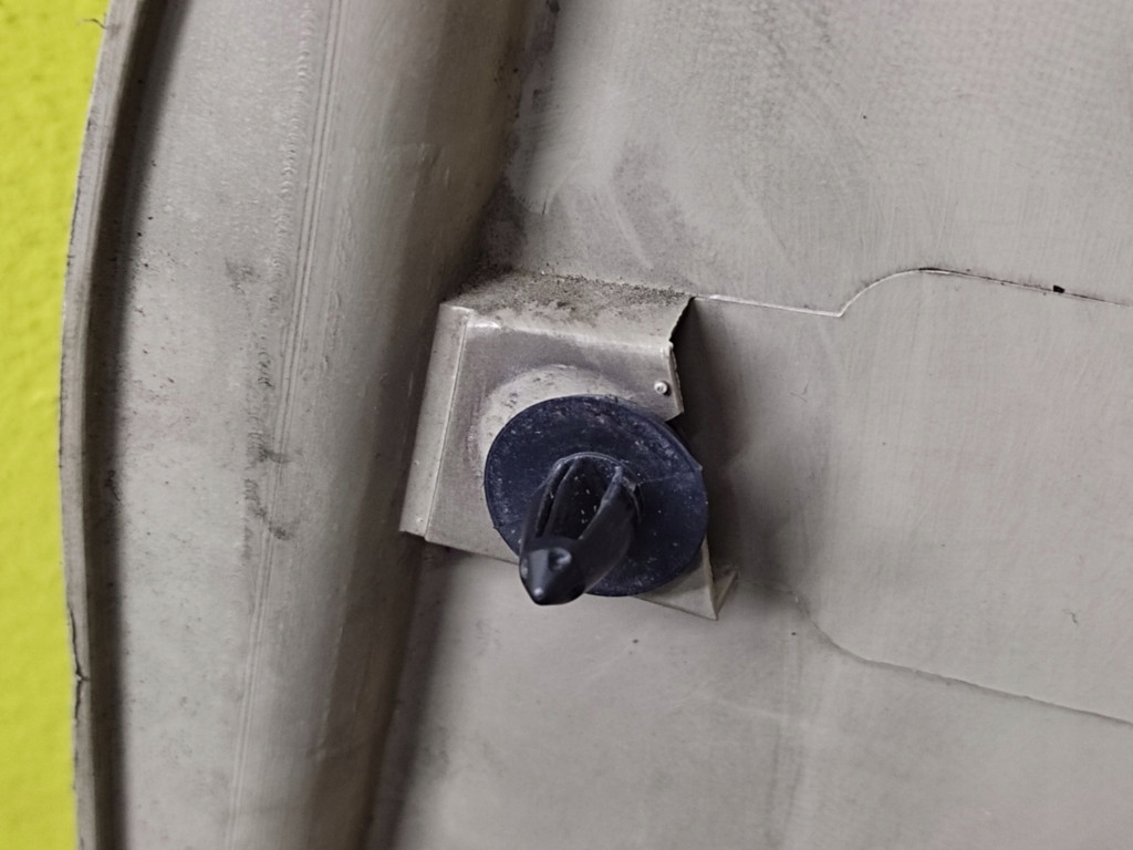 NISSAN X-TRAIL side upholstery door left rear part
