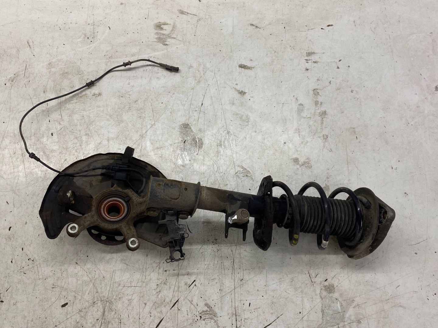 McPherson shock absorber left front MERCEDES B-KLASA W246 1.8 CDI A2463208913