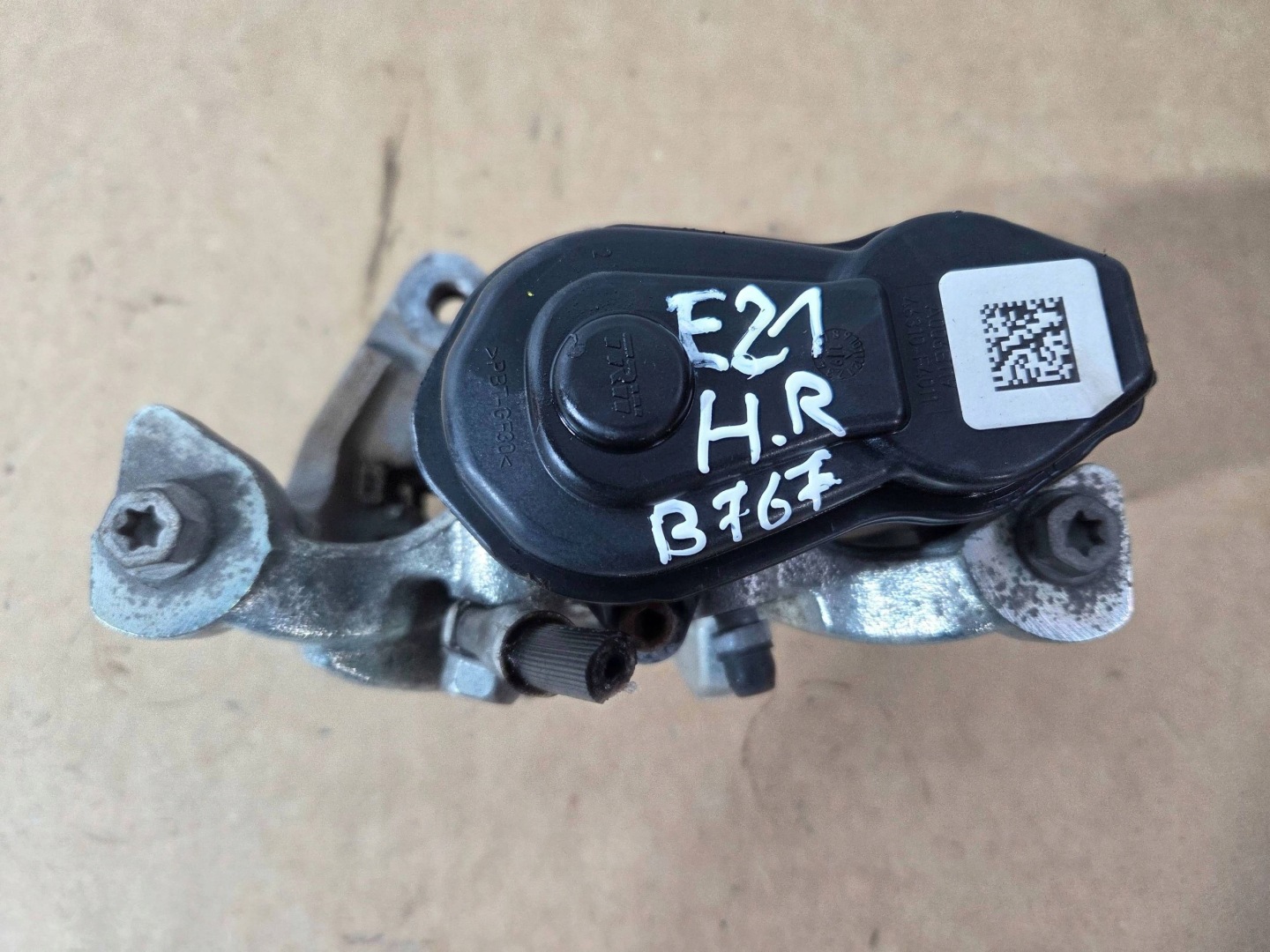 Toyota Corolla E210 E21 caliper brake rear right F394 (B767)