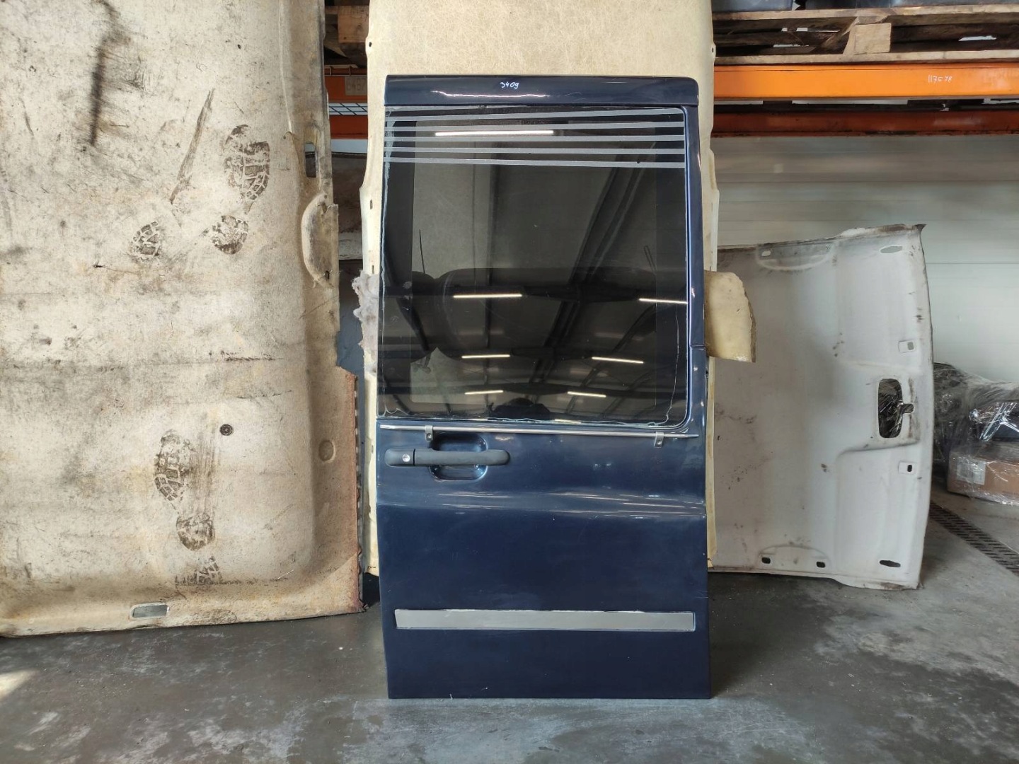 door complete right rear part MERCEDES-BENZ VITO W638