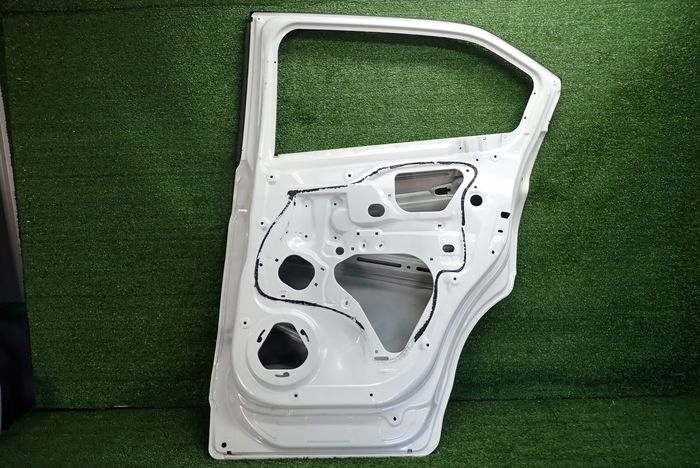 MITSUBISHI ECLIPSE CROSS 17- door right rear. rear part