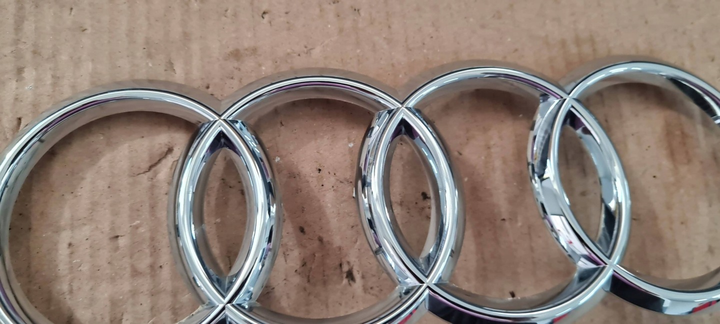 A4 B9 8W A5 logo EMBLEMAT grille GRILLA 4N0853605 VW AUDI