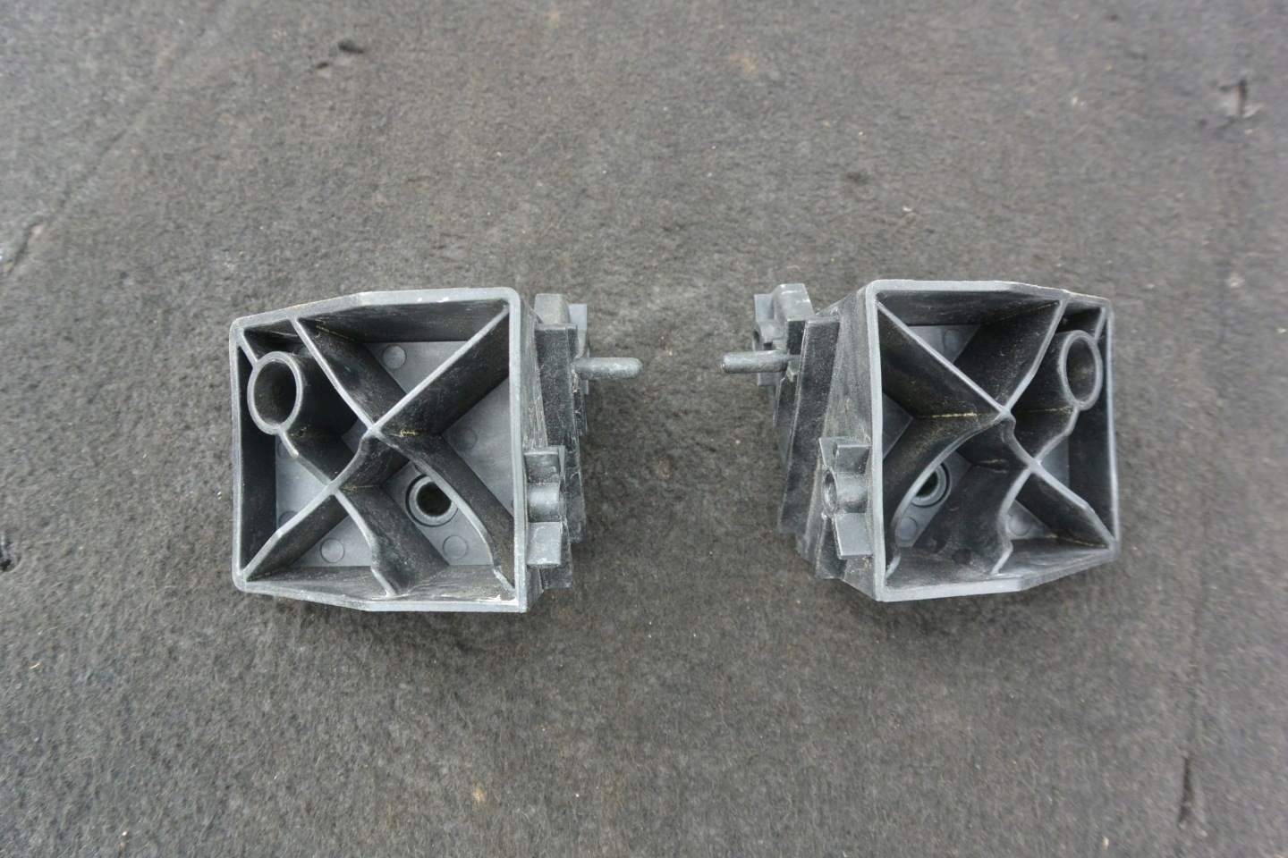 bumper bracket rear part right left TESLA MODEL S LIFT