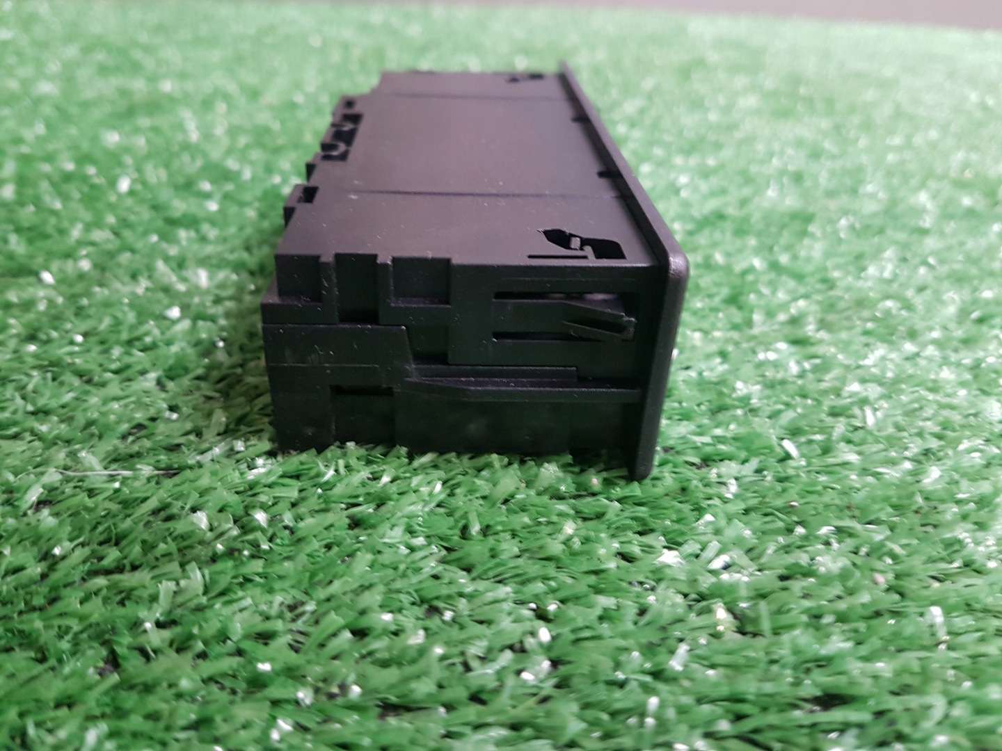adapter USB MERCEDES-BENZ C KLASA W205 A2058200526