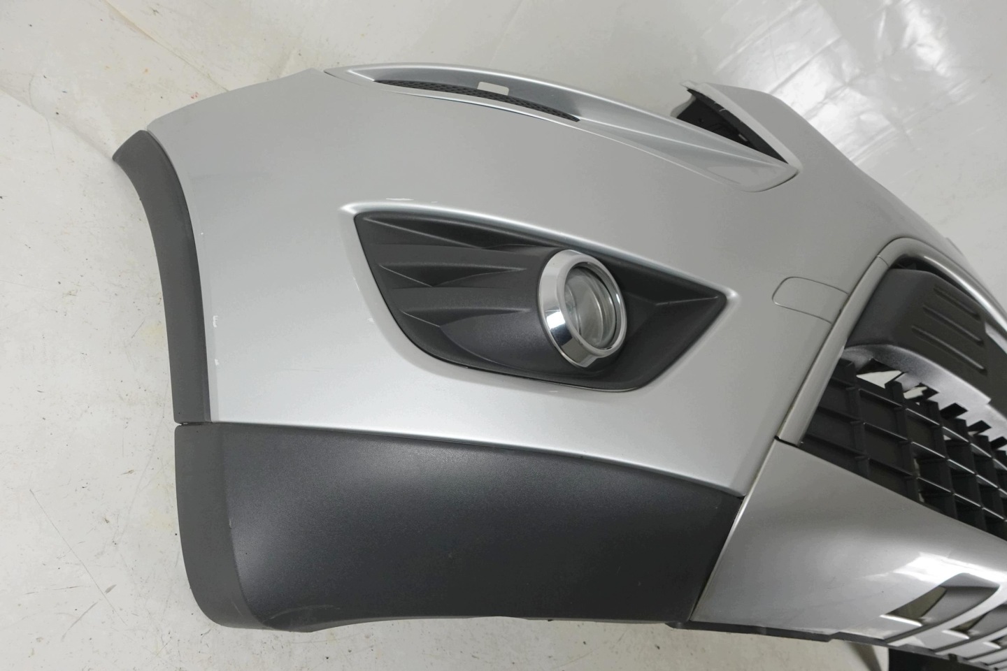 bumper front front FORD KUGA and MK1 08-12 08 O8 2008-2012 8V41-17757-A