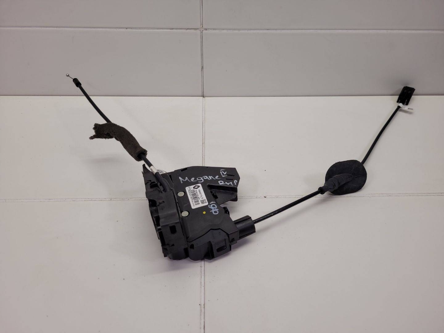 lock door front right side Renault Megane 4 2018 805023183R
