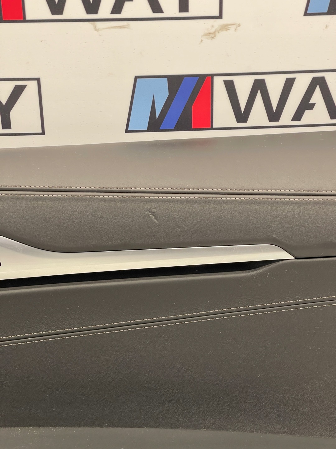 BMW 8 G15 side upholstery door right front leather DEKOR