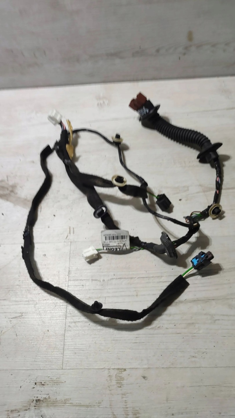 Dacia Duster II 17r 1.2 rear part side left bundle przewodow door