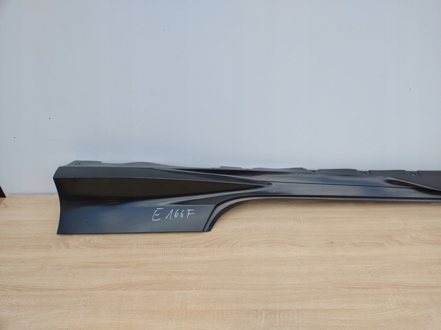FERRARI F8 TRIBUTO left threshold moulding threshold F142MFL