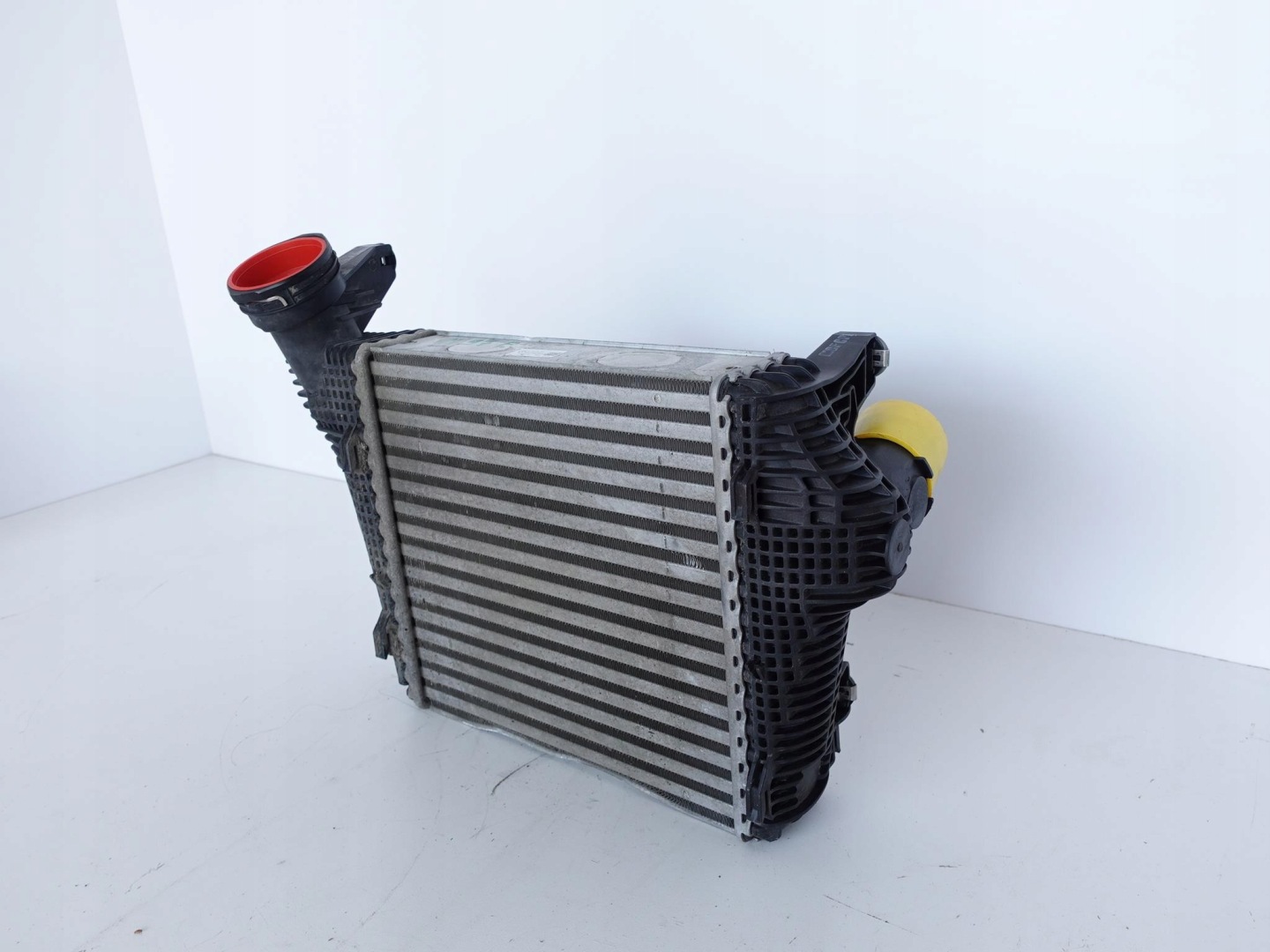 PORSCHE MACAN TURBO GTS 14-18 intercooler right