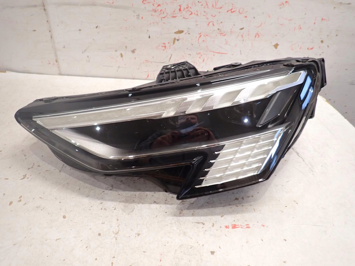 light front front left AUDI A3 2020- FULL LED MATRIX 8Y0941035