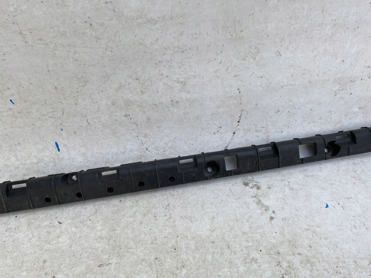TESLA MODEL X 15- Support Support plaque Jupes Droite 1046691-00-B