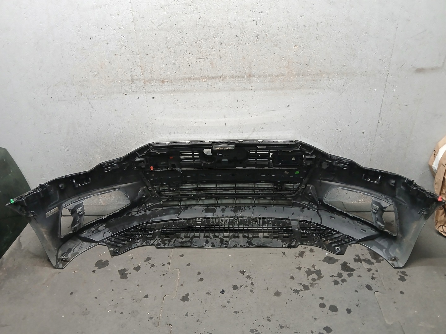 nárazník předek AUDI A6 C8 4K