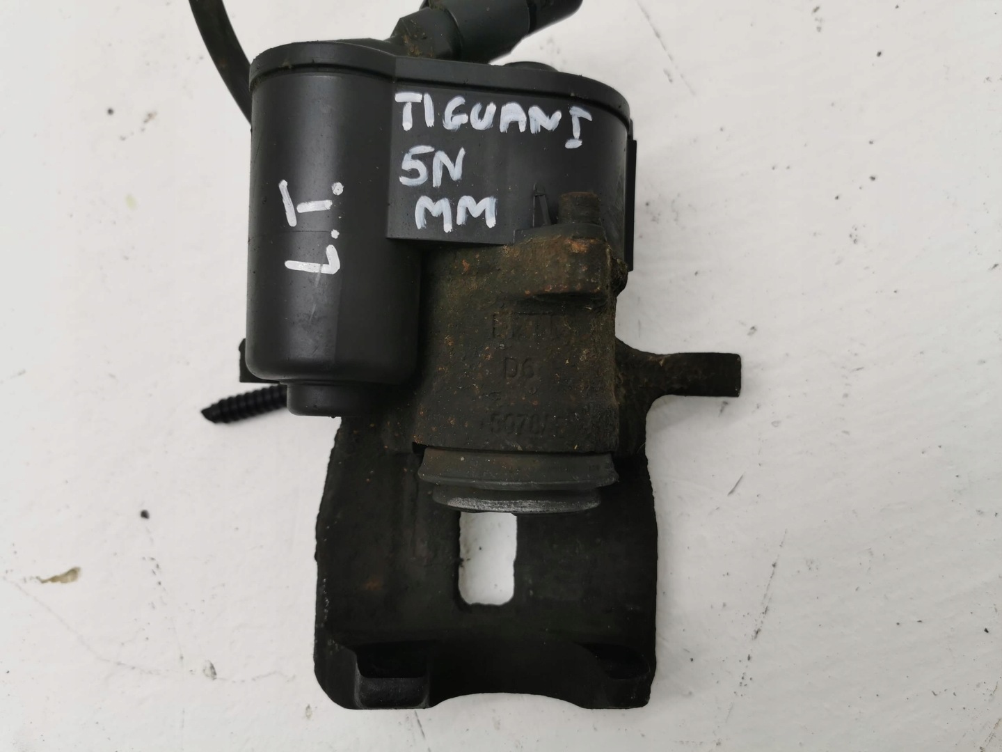 caliper brake left rear part VW TIGUAN and 32332267D