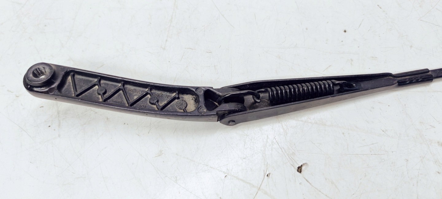 wiper arm right AUDI A4 B8 EU 8K1955408A