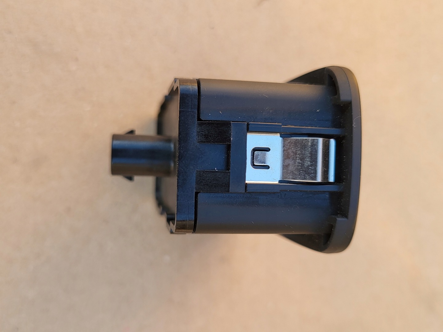 button opening control switch bonnet boot rear part VOLVO XC40 OE 31674800