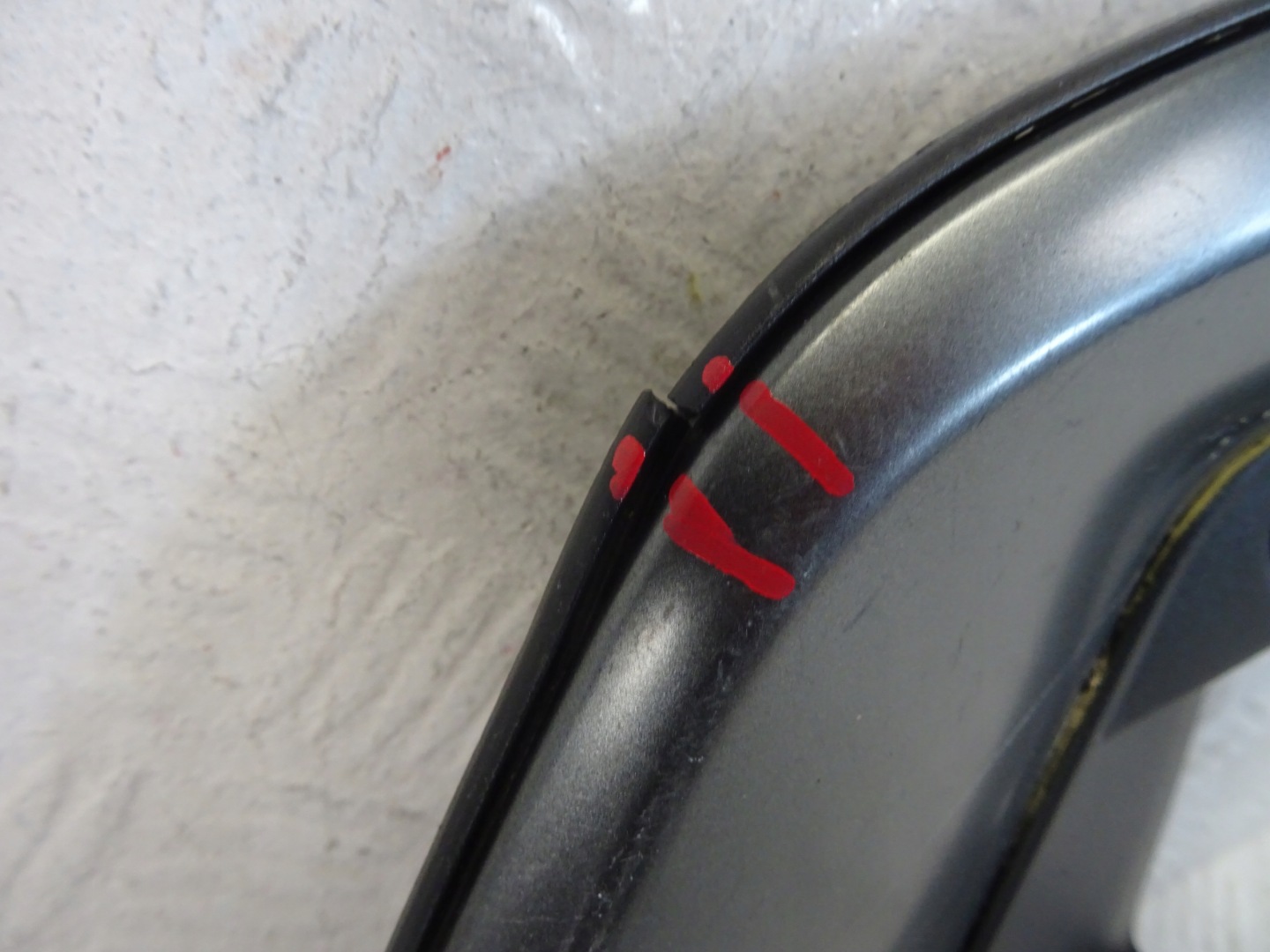 grid of a bumper front front left AUDI A5 B10 8B3807681B