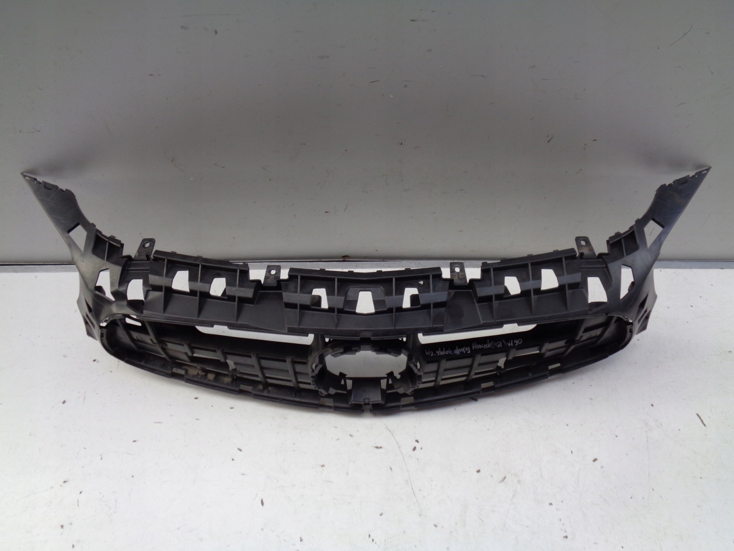pillar of a bumper grille support MERCEDES GT W190