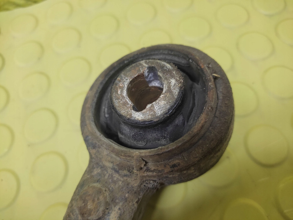 VOLVO XC90 2.9 Querlenker links vorne