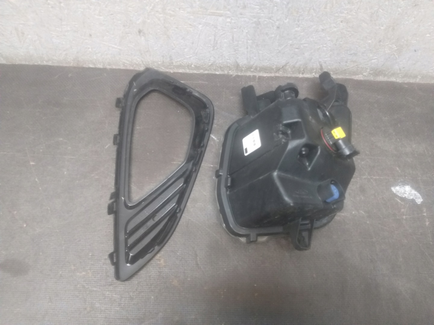 Nebelscheinwerfer rechts FORD FIESTA MK8 89250821