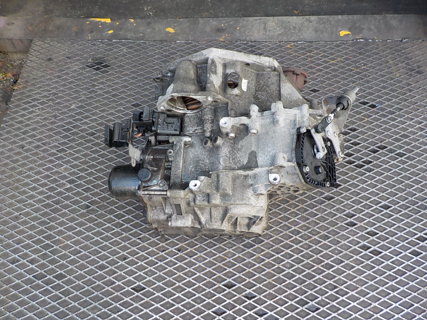 VOLKSWAGEN GOLF VII dsg 1.6 TDI Getriebe 0CG301103A