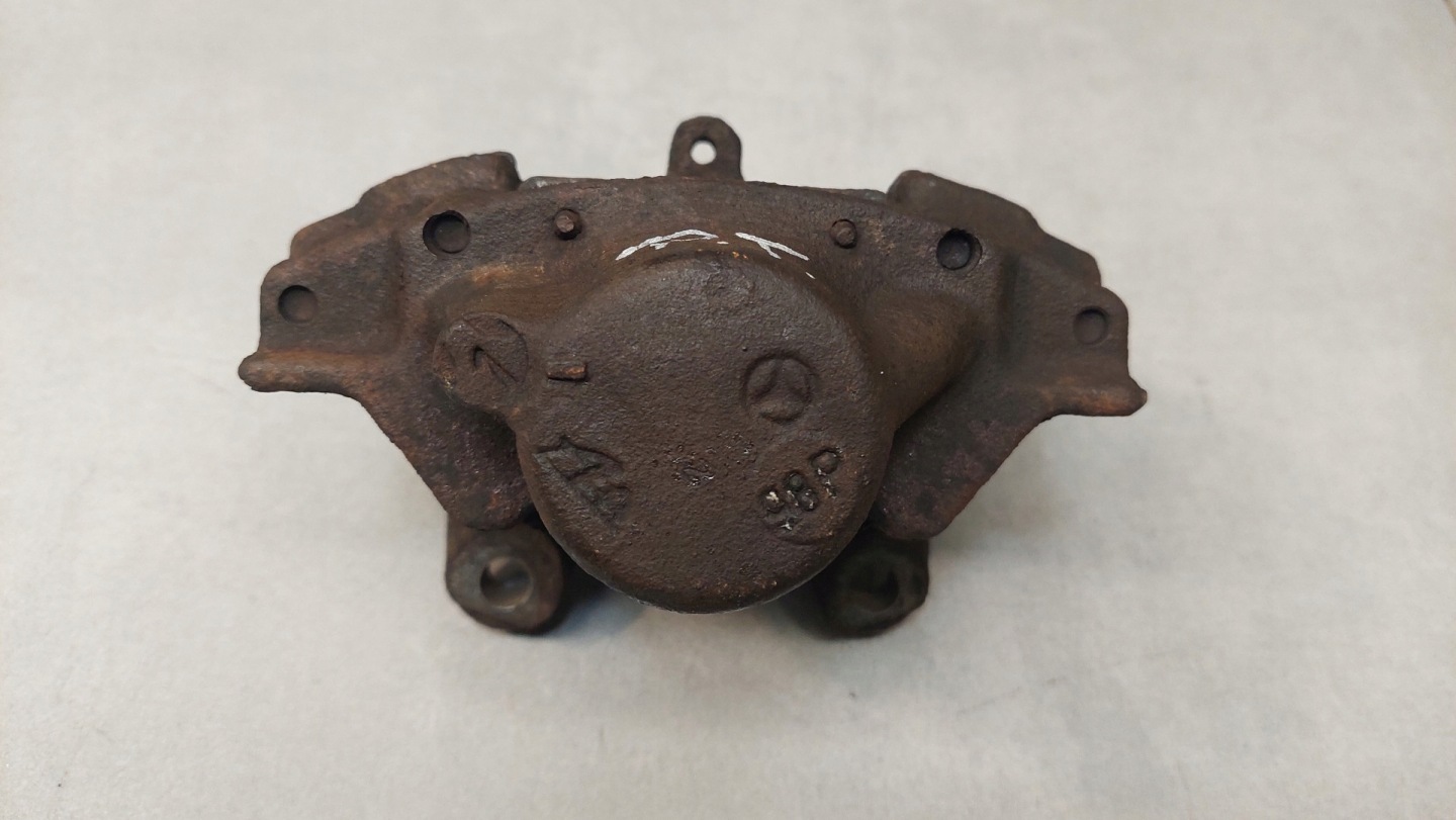 caliper brake right rear part W210 2.2 CDI