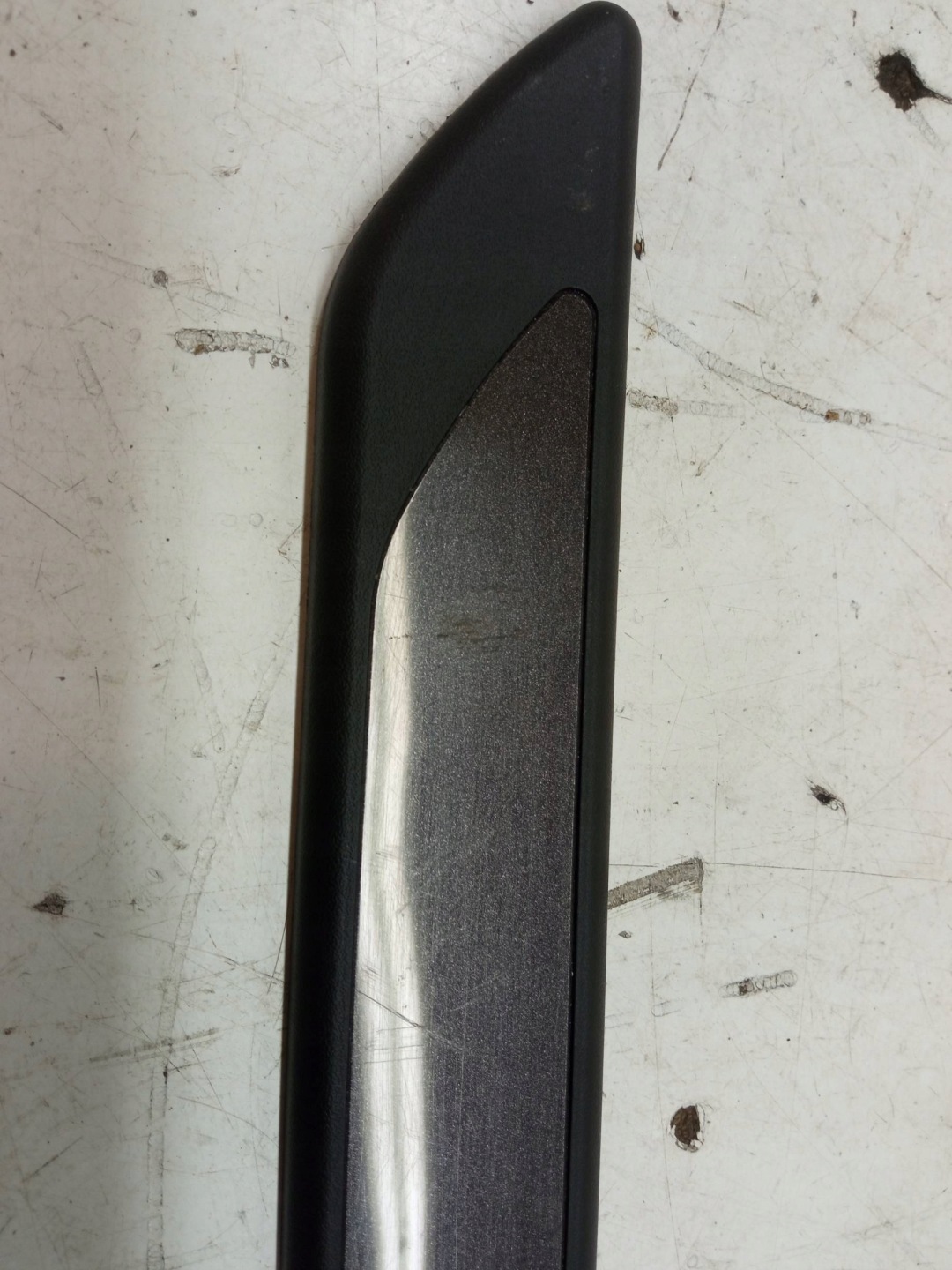 cover of the threshold cap front Dacia Duster III (2024- )