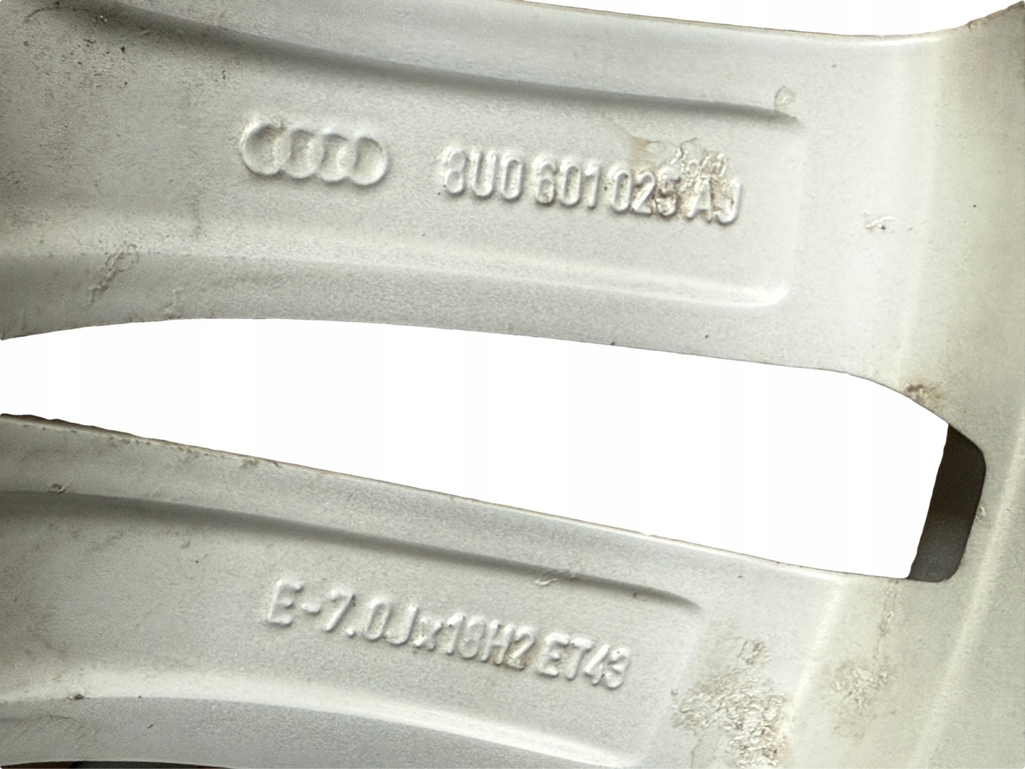 AUDI Q3 8U wheels discs 235/50R18 BRIDGESTONE