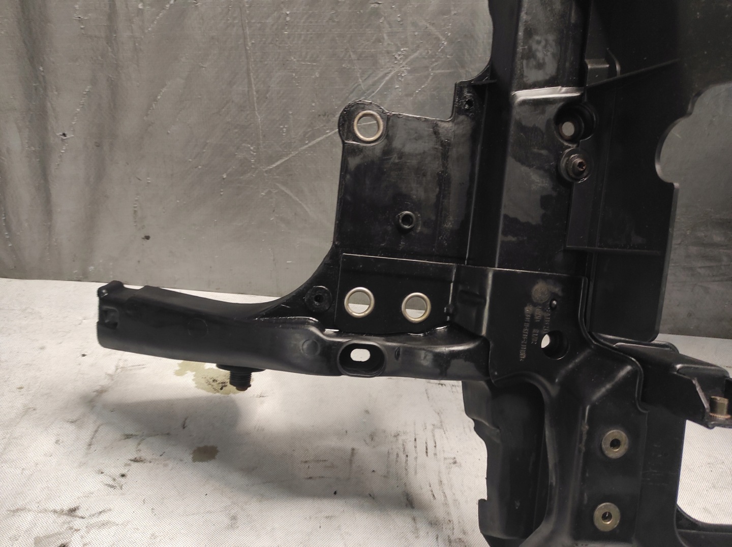 support panel for radiators pillar iron SKODA FABIA and 1.4 B 6Y0805588