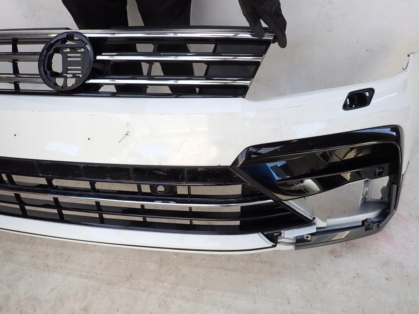 VW TIGUAN II 2 R-LINE 15-20 bumper front front washer PDC