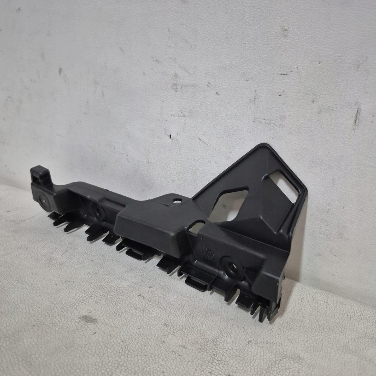 RENAULT TRAFFIC III 3 VIVARO B 14r -> support holder of a bumper left front