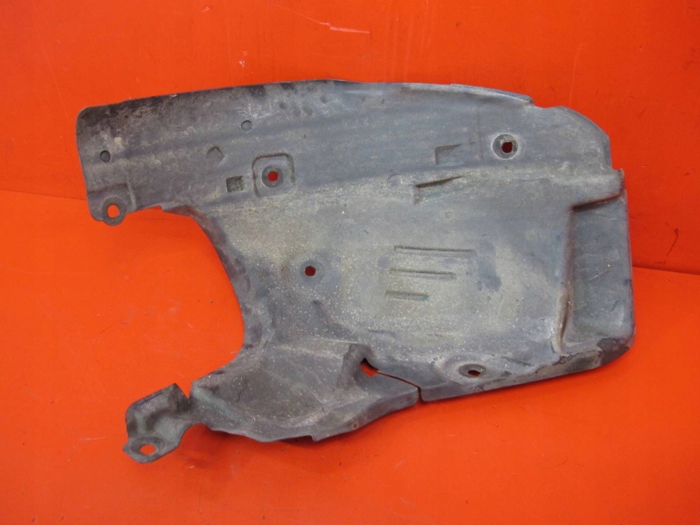 RENAULT ZOE and 1 2012-2019 mudguard left front part rear