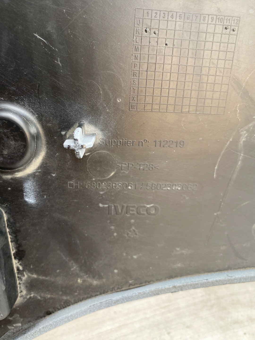 IVECO S-WAY left bumper front corner side 5802303061