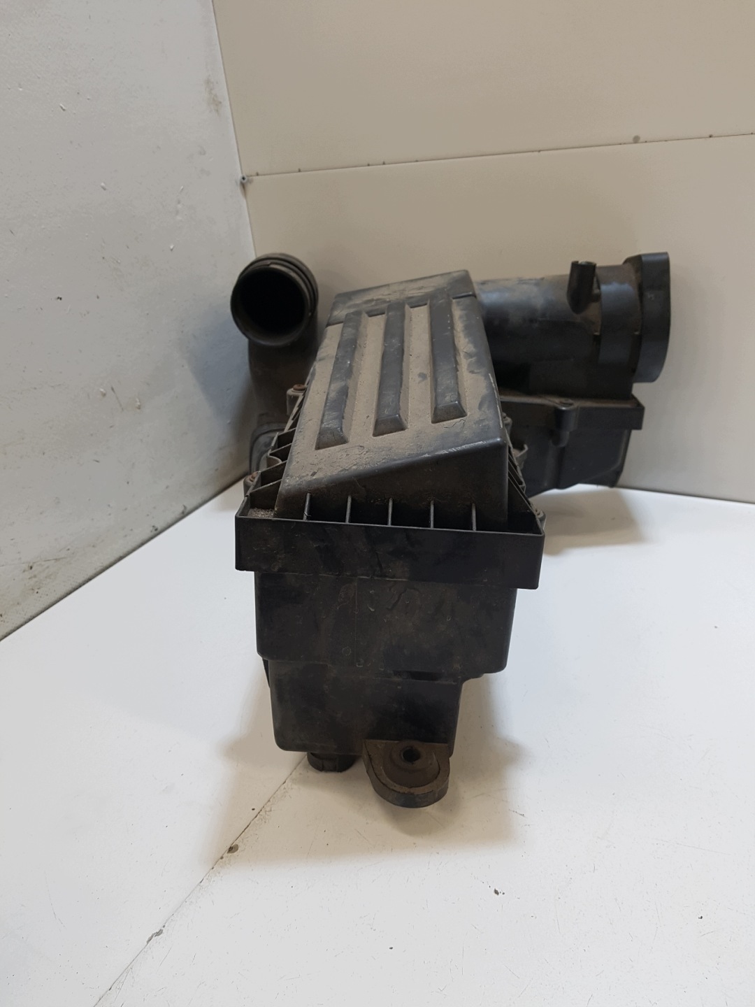 cover of a filter, air VOLKSWAGEN PASSAT B6 3C0129607BC