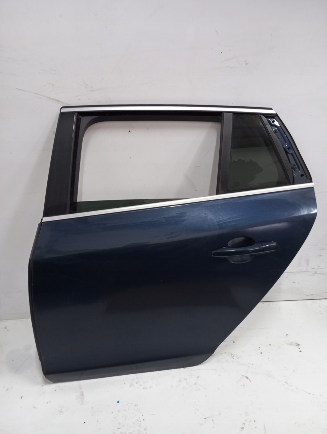 door left rear. VOLVO V60 11R