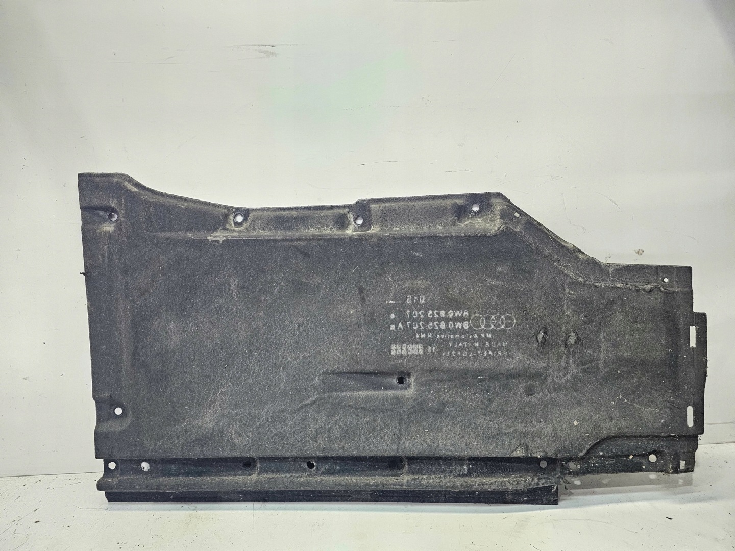 cover chassis left AUDI A4 B9 A5 8W 8W0825207 1/26
