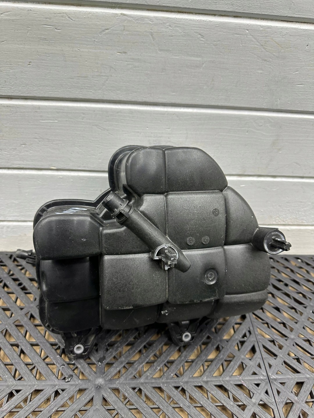 ekspanziona posuda BMW M5 8747467