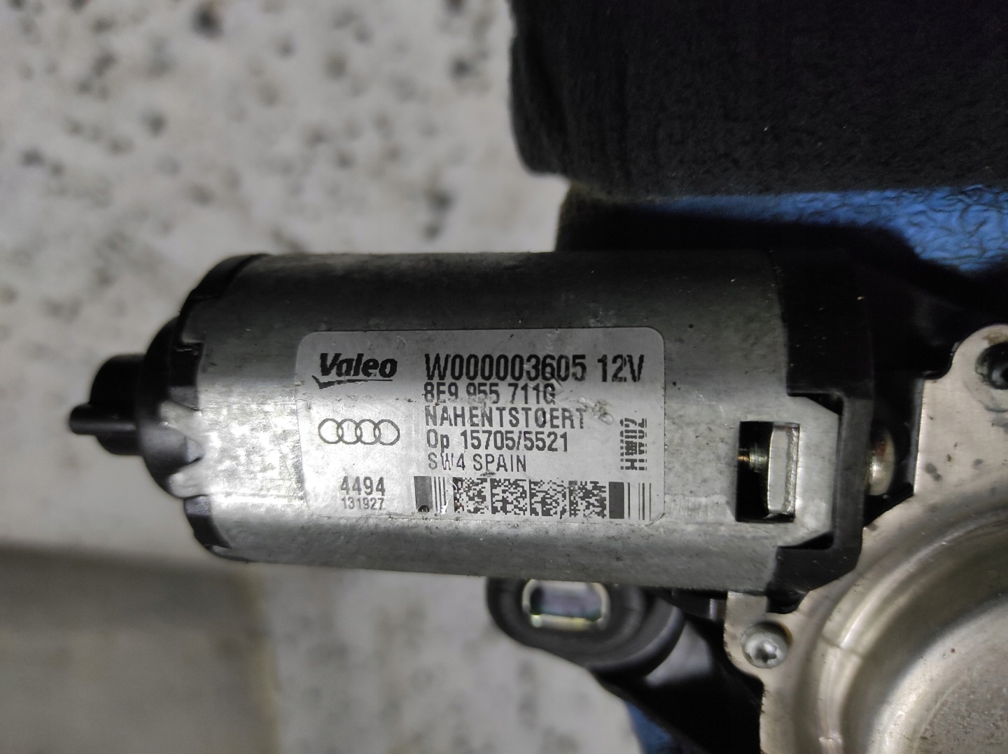 motor ablaktörlők far AUDI 8E9955711G
