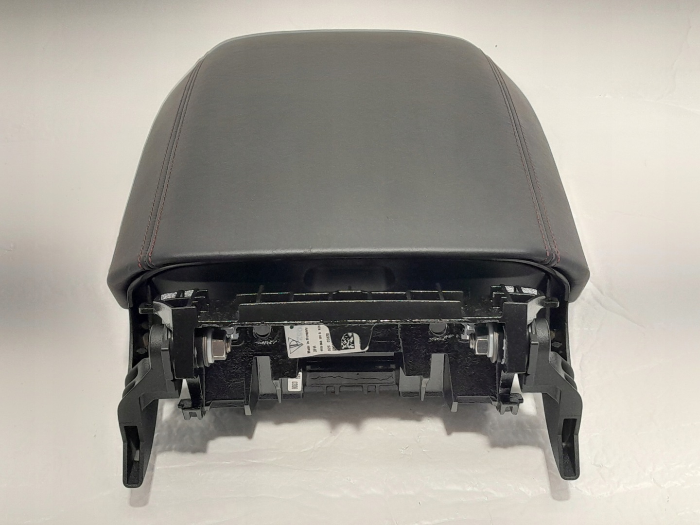 PORSCHE CAYENNE 9Y armrest leather red NIC 9Y0864101B