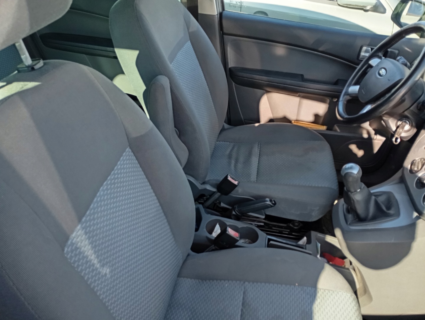 FORD FOCUS C-MAX DM2 1 und MK1 Sitz Sitze vorne rechts links Sitz heck