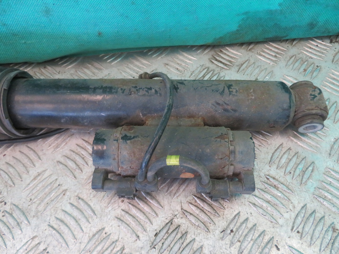 shock absorber right rear part MERCEDES W253 GLC 43 3.0 18R