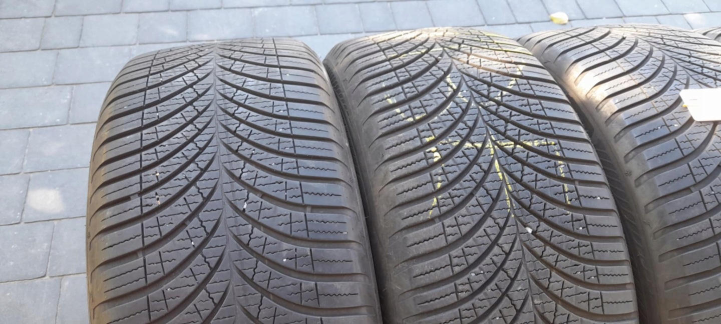 GOODYEAR VECTOR 4SEASONS G3 255/45R19 100W