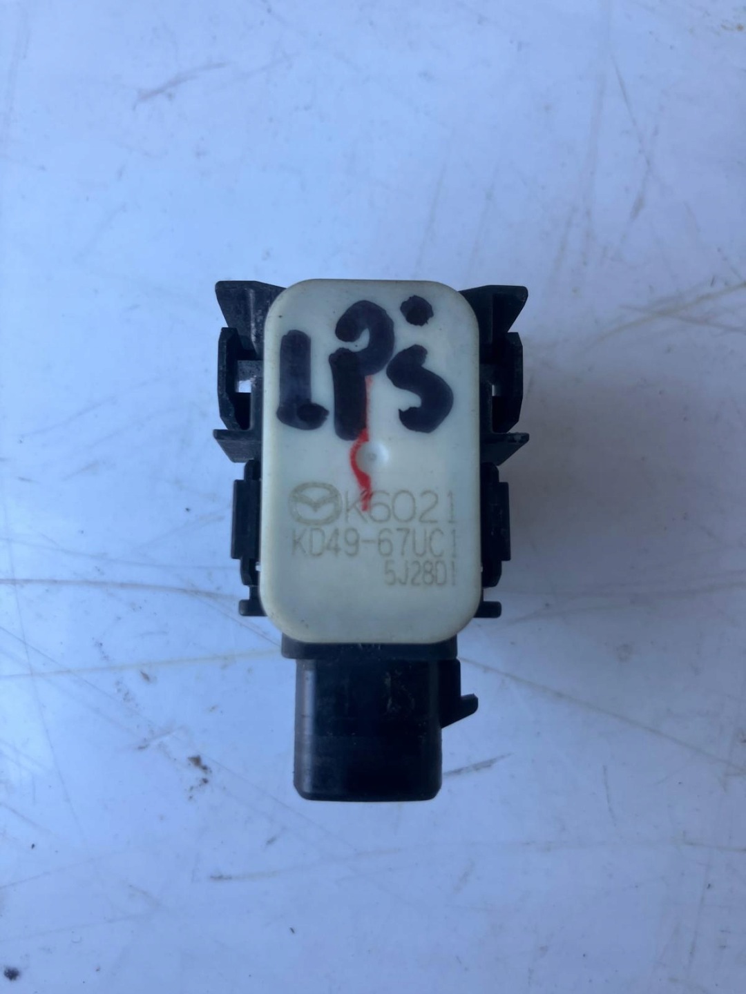 sensor PDC KOSZYK left central front MAZDA CX5 and LIFT KD4967UC1