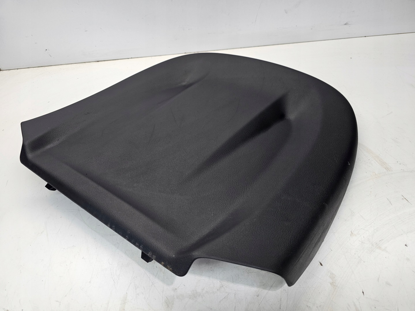 fedél hátso üllés AUDI A3 8V 8V0881969 cierna